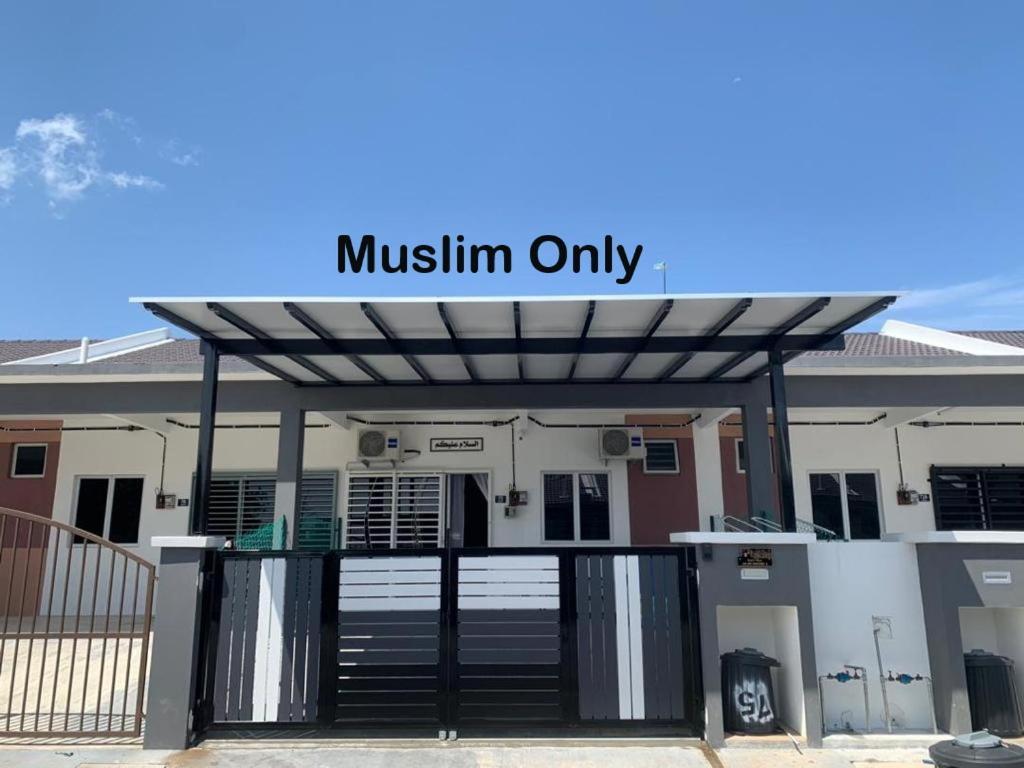 Fazlizasuite Homestay @ Teluk Kemang-Muslim Preferred Port Dickson Luaran gambar